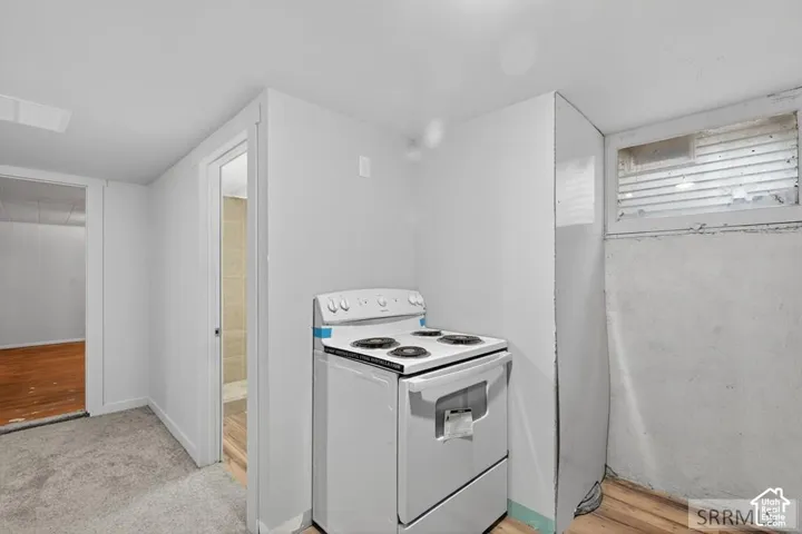 White electric range with coil burners