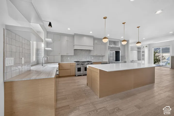 Gourmet kitchen