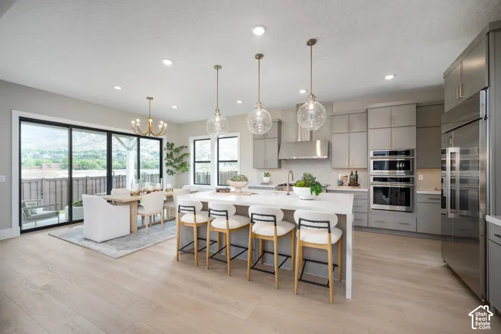 Model home pictures- Colors and features may vary.