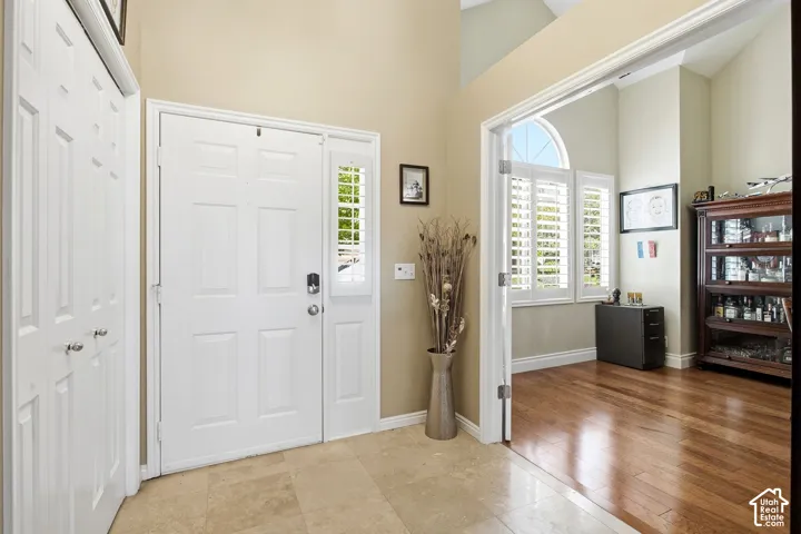 2064 E Village Point Way, Sandy, Utah 84093