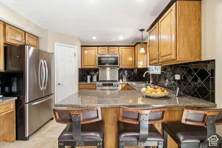 2064 E Village Point Way, Sandy, Utah 84093