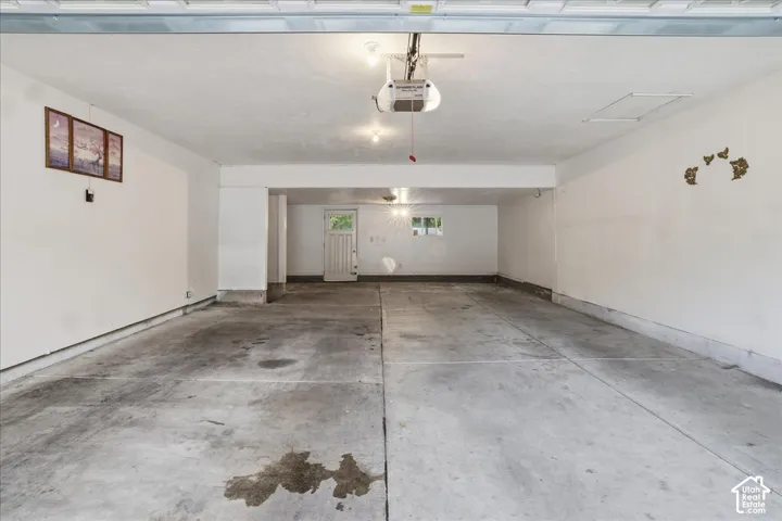 Oversized Garage with Extra Length