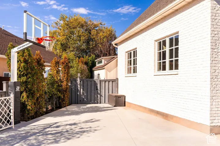 2590 E Olympus Dr, Holladay, Utah 84124