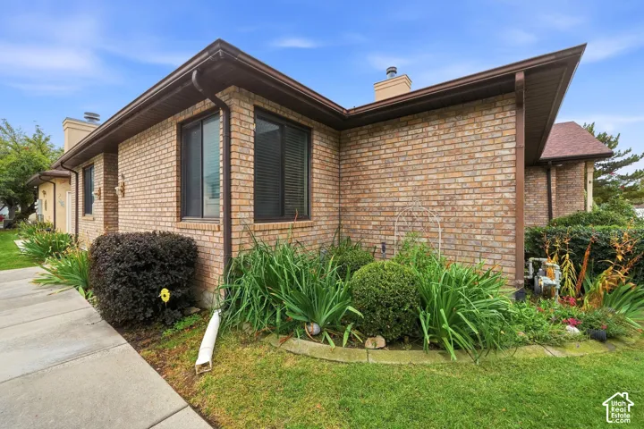 809 E Golden Field Way, Sandy, Utah 84094