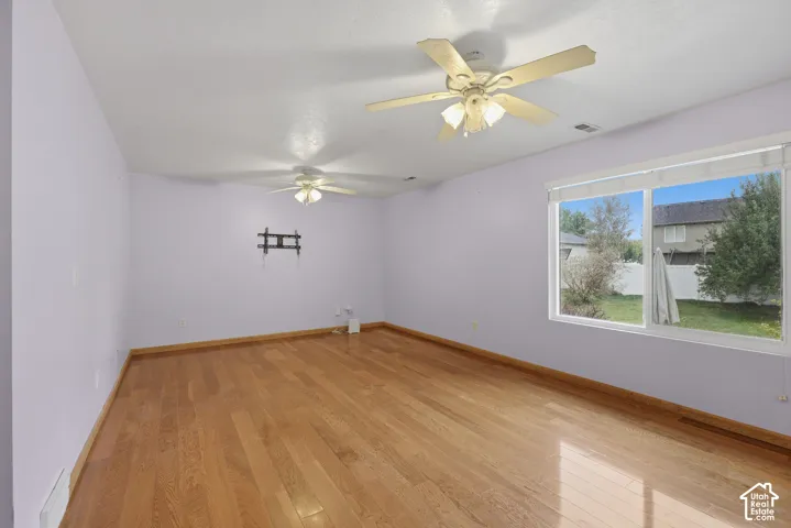 Large family room off the kitchen