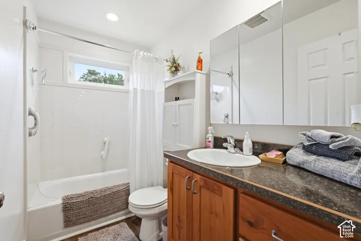 225 W 300 N, Hyrum, Utah 84319