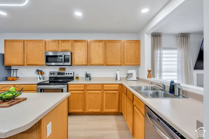 8489 S Silo Dr, West Jordan, Utah 84081