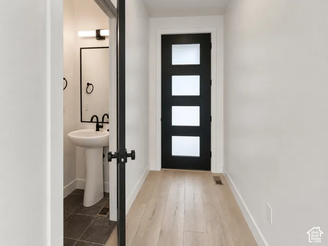 The powder bath guests will actually see.