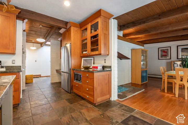 6245 S 2300 E, Holladay, Utah 84121