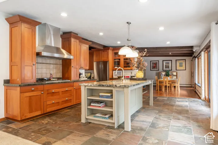 6245 S 2300 E, Holladay, Utah 84121