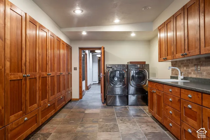 6245 S 2300 E, Holladay, Utah 84121