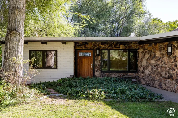 6245 S 2300 E, Holladay, Utah 84121