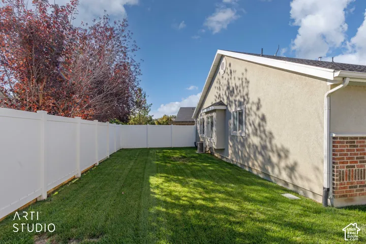 2490 N Dorchester Ave, Harrisville, Utah 84414