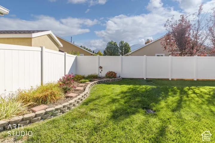 2490 N Dorchester Ave, Harrisville, Utah 84414