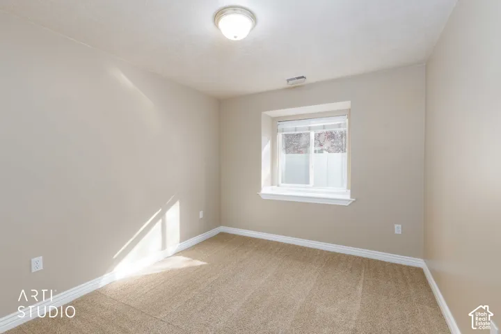 2490 N Dorchester Ave, Harrisville, Utah 84414