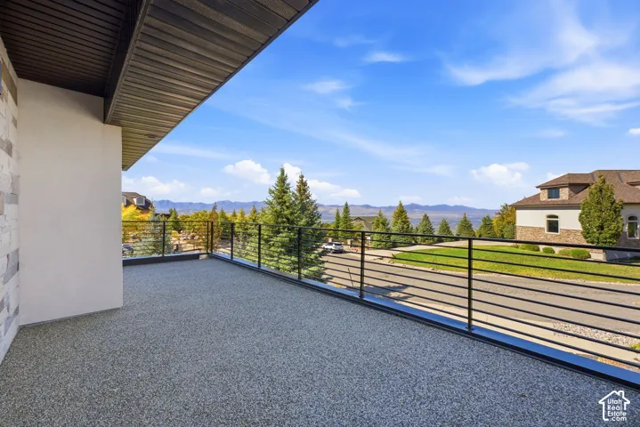 Balcony off the loft space.