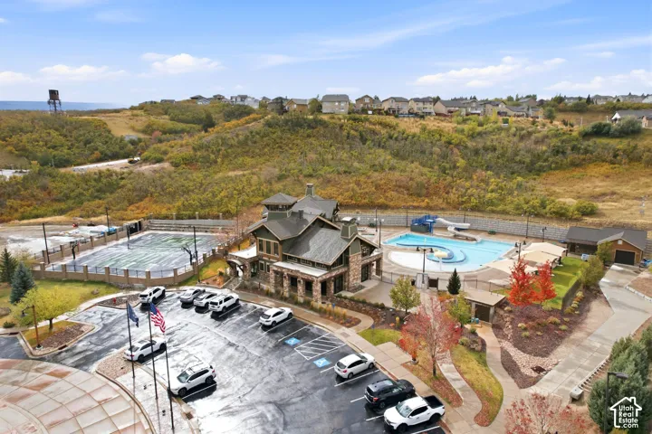 Suncrest Amenities: Club House