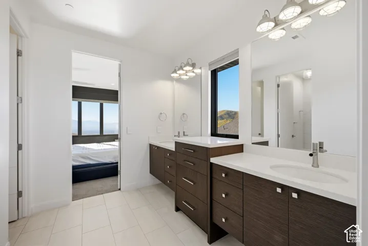 Jack & Jill bathroom from bedroom 2 to bedroom 3
