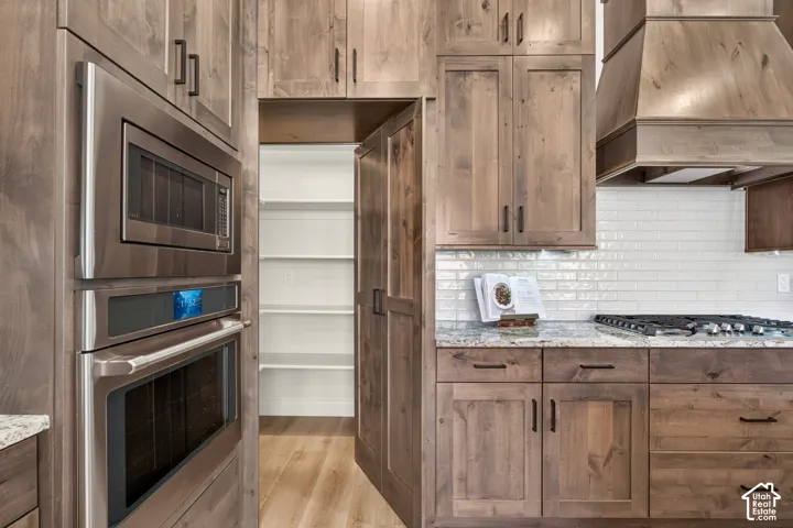 WALK-IN HIDDEN PANTRY