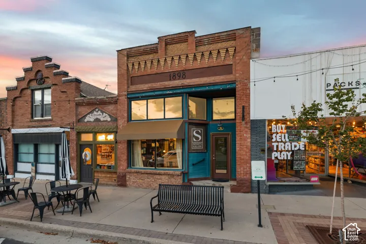 Prime Downtown - Complete Turn-key Salon