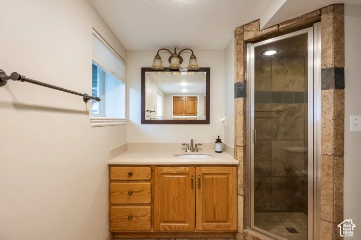 6521 S Vinecrest Dr, Salt Lake City, Utah 84121
