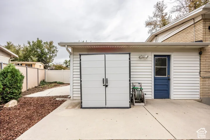 6521 S Vinecrest Dr, Salt Lake City, Utah 84121