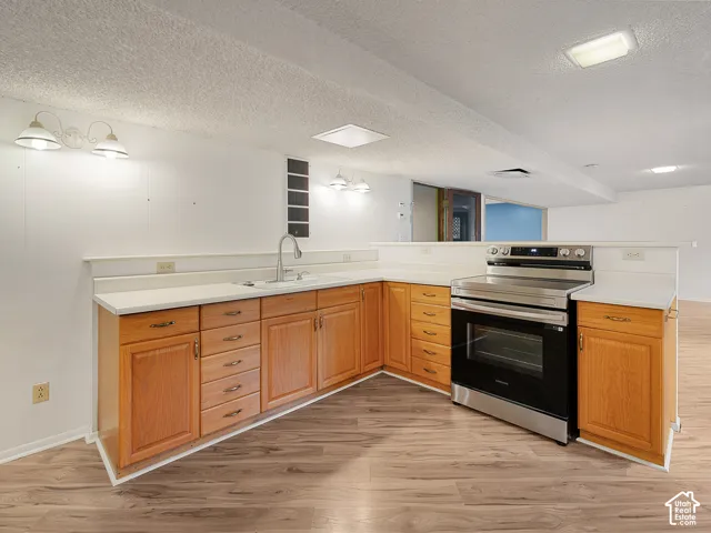 L-shaped kitchen space