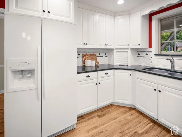 Ample storage in kitchen