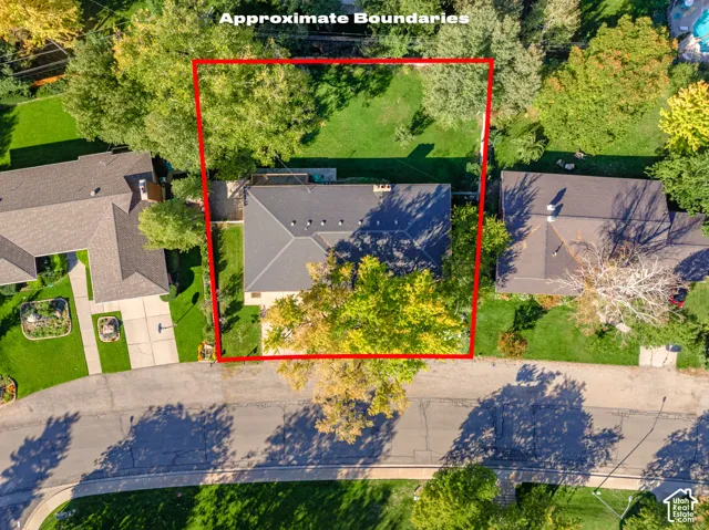 Full property outlined in red