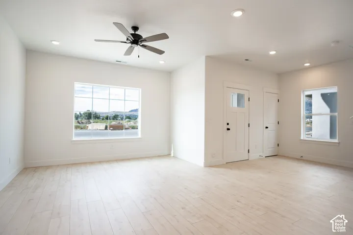 Living room & Entry