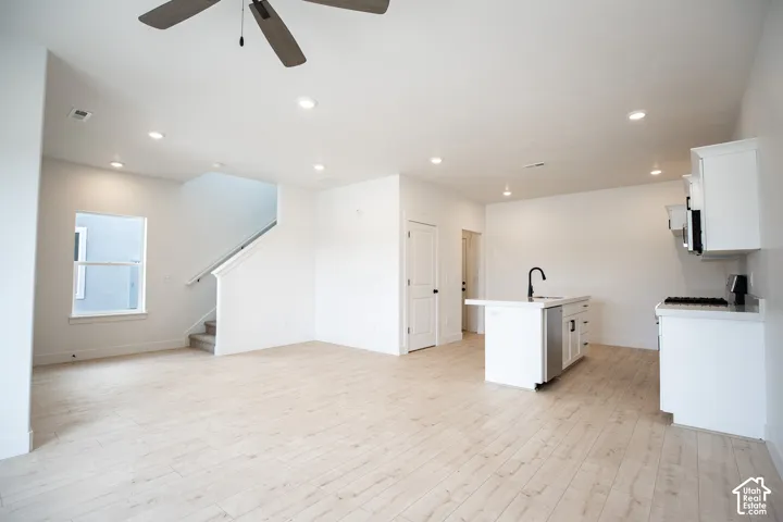 Dining area & Kitchen