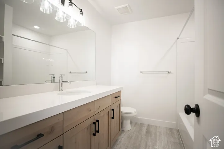 Upstairs full bathroom