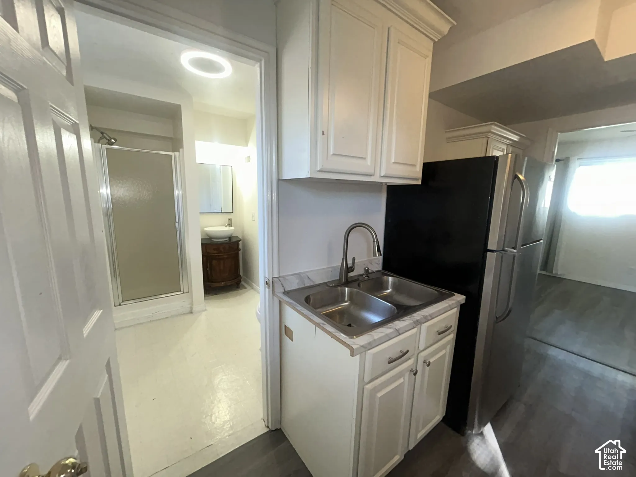 Studio Apartment-Kitchen