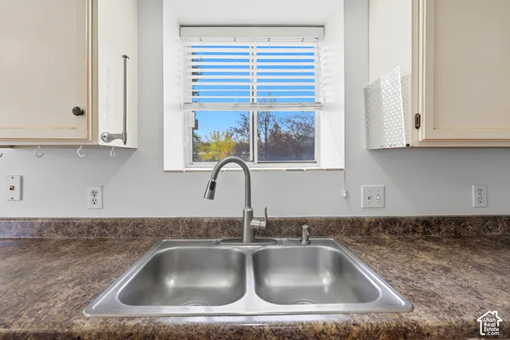 5371 W Ticklegrass Rd, West Jordan, Utah 84081