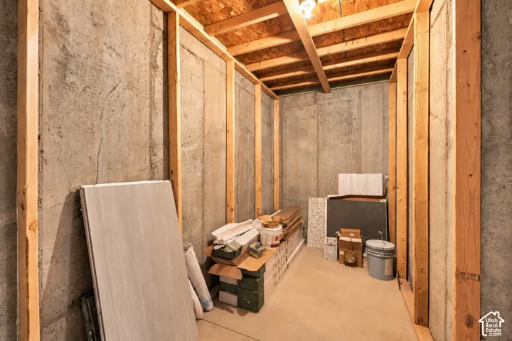 Cold storage room with plenty of space