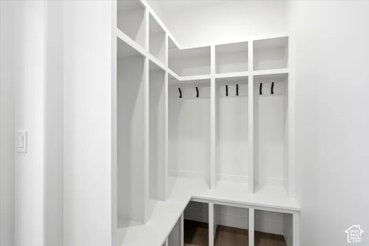 Bench and cubbies in mud room