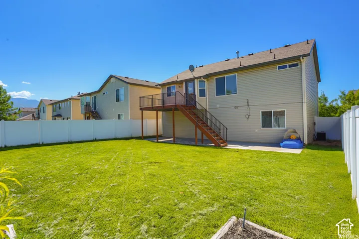 Huge and Private backyard, fully-fenced
