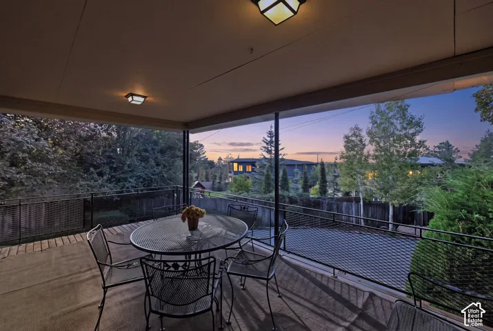 Deck with amazing sunset colors to enjoy!