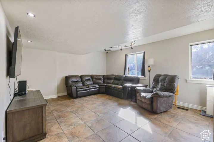 4343 W Queens Ferry Drive Dr, South Jordan, Utah 84009