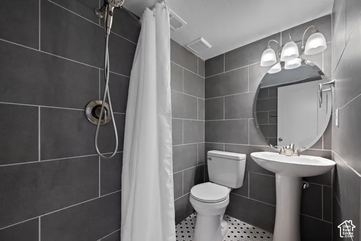 wet room style 3/4 bathroom