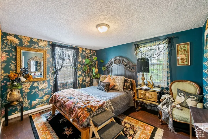 Main House Bedroom 1