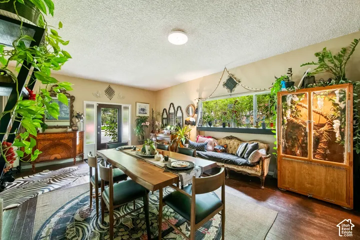 Main House Dining Area