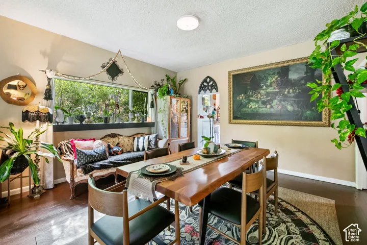 Main House Dining Area