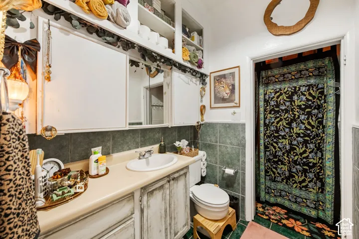 Main House Bathroom