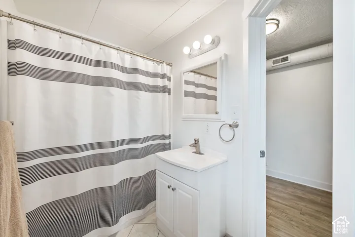 Cottage Bathroom