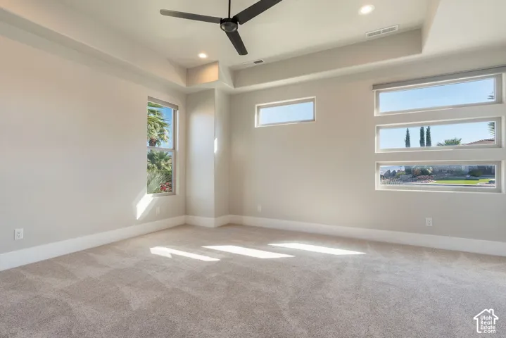 Tray ceiling with recessed lighting