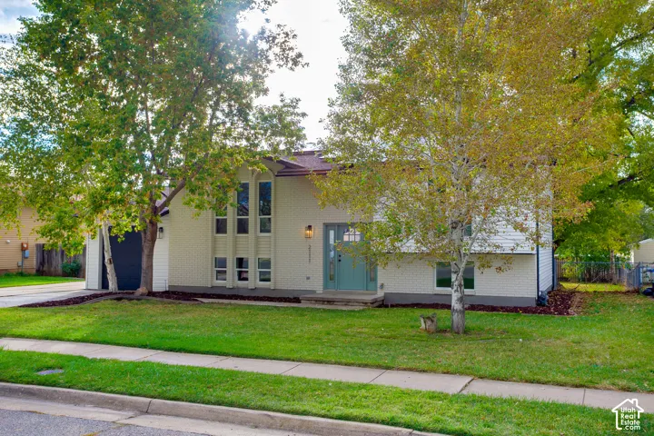 2111 N 900 W, Clinton, Utah 84015