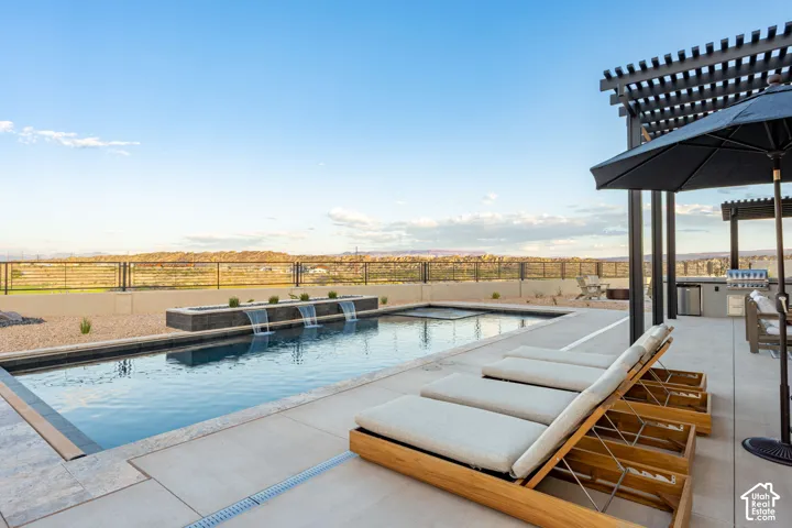 1568 N St Andrews Way #102, Washington, Utah 84780