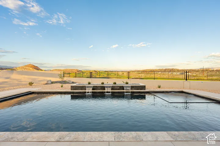 1568 N St Andrews Way #102, Washington, Utah 84780