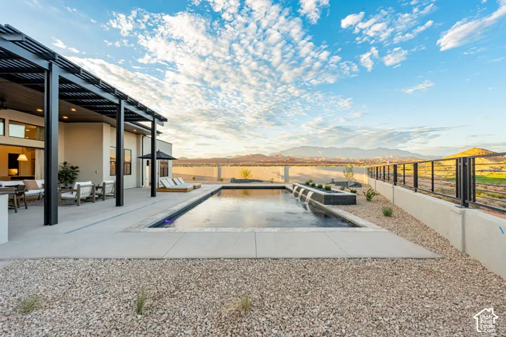 1568 N St Andrews Way #102, Washington, Utah 84780